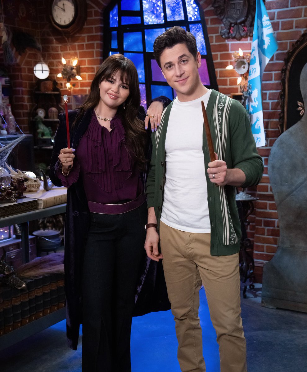 First look at Selena Gomez and David Henrie reprising their roles in the upcoming ‘Wizards of Waverly Place’ sequel series.