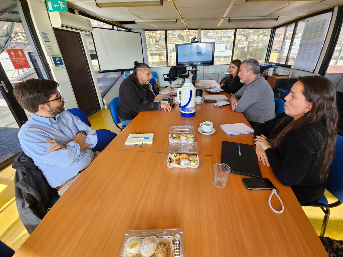 Senapred's tweet image. #SENAPREDAntofa participa en reunión con Asesor de Seguridad para América Latina y el Caribe de @PNUDLAC, con motivo del Proyecto #AdaptaClima, compartiendo los distintos alcances del proyecto en materias de seguridad, principalmente con la instalación de sirenas en las comunas…