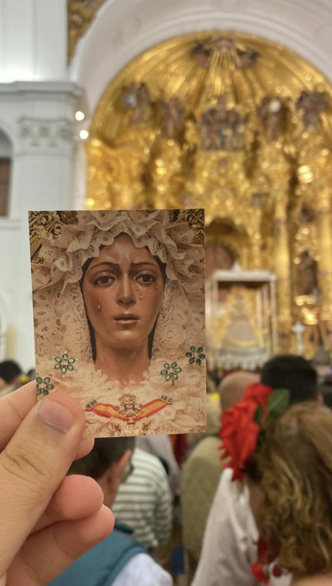 reyessaalmeron's tweet image. Son dos madres.
Una se llama Rocío, la otra es la Macarena.