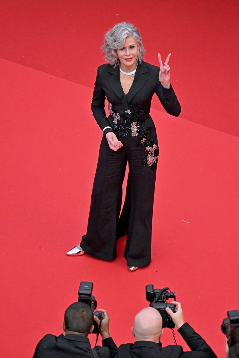 Jane Fonda. jaja ik weet, verbouwd enzo, maar 86!! #Cannes2024