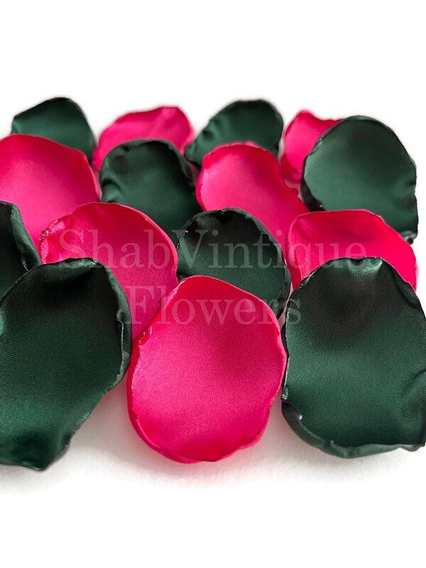 Transform your celebration with a splash of vibrant elegance! 🌸💚 Our Emerald Green and Fuchsia Flower Petals are perfect for adding a touch of… dlvr.it/T6tYl9 #weddingcolors #bridal #weddingdecor #weddingplanner #misstomrs #bridetobe2024 #receptiondecor #flowerpetals