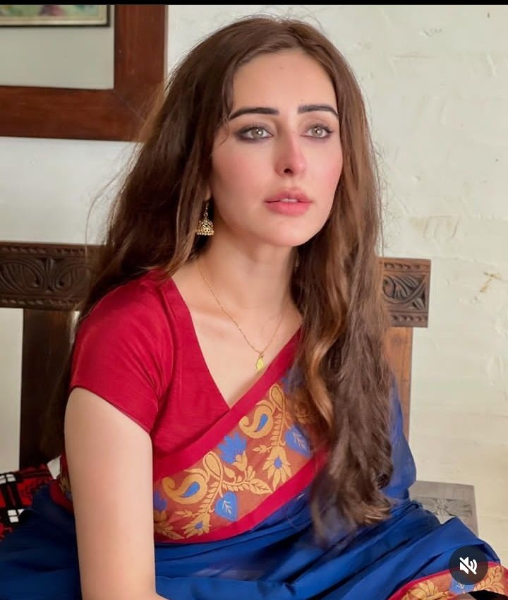 Naziaq2's tweet image. What a shocking episode of #khushbomeinbasaykhat #amnamufti what an excellent plot. #sidraniazi as #MsPenni will be missed. Amazing character with lovely performance.
#humtv