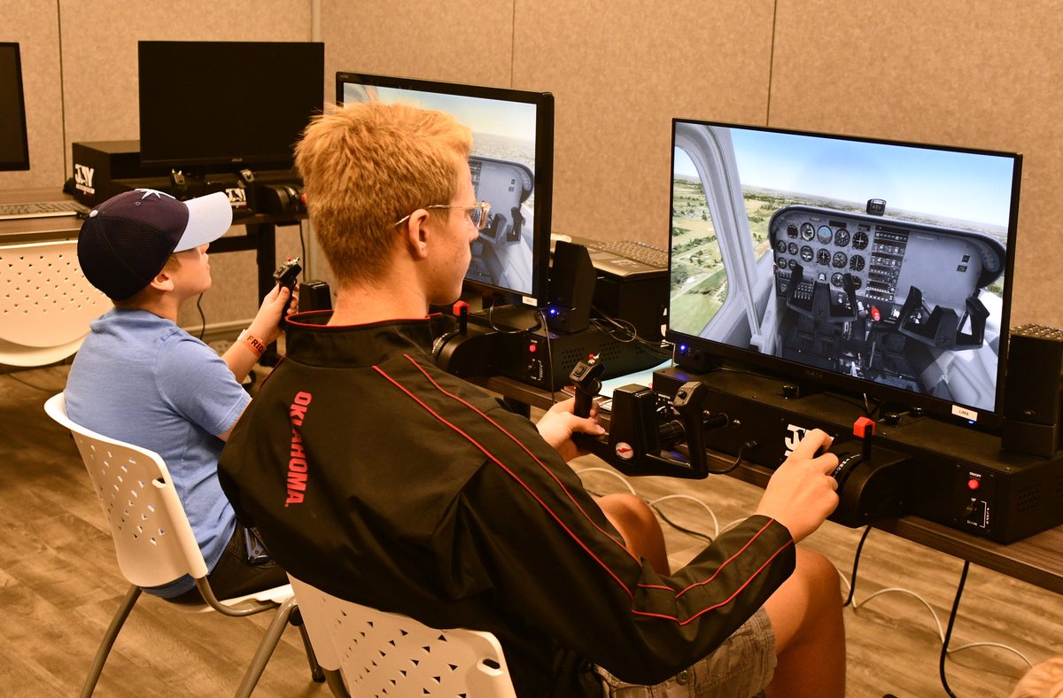 If you stopped by our Flight Sim Experience during the SUN 'n FUN Aerospace Expo and have the itch to get your own flight sim, @DataCorps has some tips for setting up your at-home flight simulator! Read their blog post, visit loom.ly/DA34FQg to read more!