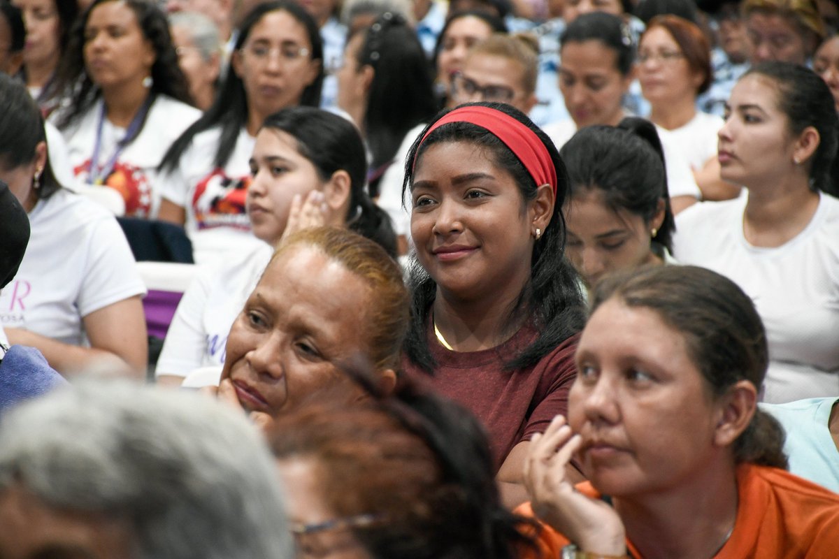 ¡Las mujeres tenemos historia!

A propósito del Día de las Madres, nos vinimos a la Universidad Bicentenaria de Aragua al encuentro 'La Familia: Centro de amor y transformación', compartimos con nuestras mujeres de la Patria y reconocemos su rol en la familia.

@NicolasMaduro
