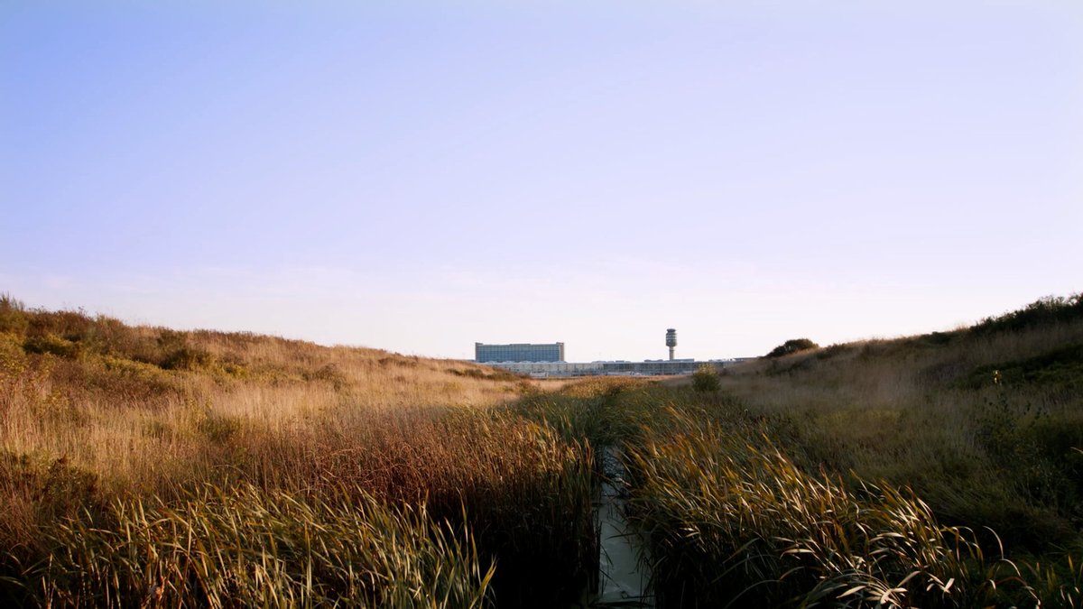 In 2023, YVR invested in its infrastructure: ✅Completed improvements to South Runway and connecting taxiways ✅Addressed climate-related challenges, including implications of rising sea levels and flood risks ✅Replaced drainage system near South Terminal