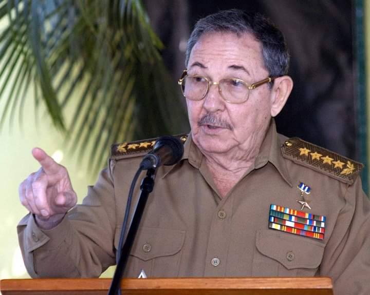 #RaúlEsRaúl 🇨🇺 Sobreponerse a las más duras condiciones y no desfallecer la voluntad de vencer, hacer una evaluación correcta de cada situación y no renunciar a nuestros justos y nobles principios. #CDRCuba #CDRHabana #Cuba