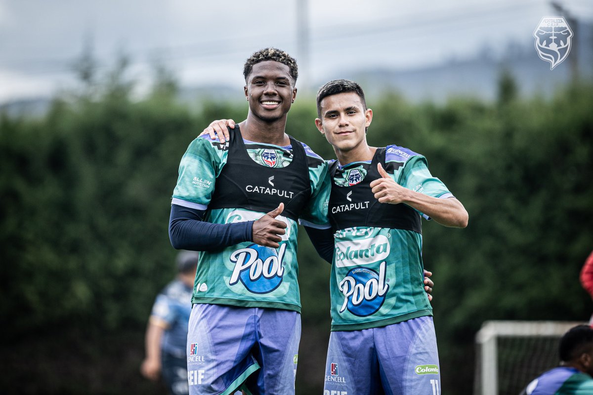 Último entrenamiento antes de darnos en la mula con el @DeporPereiraFC 🙅‍♂️ Amix, caímos en cuenta que en estos días está lloviendo mucho, entonces dejamos el precio de Occidental Norte (techado) a 35 Lukitas. Somos unos lindos 🫶 BOLETAS bit.ly/FortaXPereira