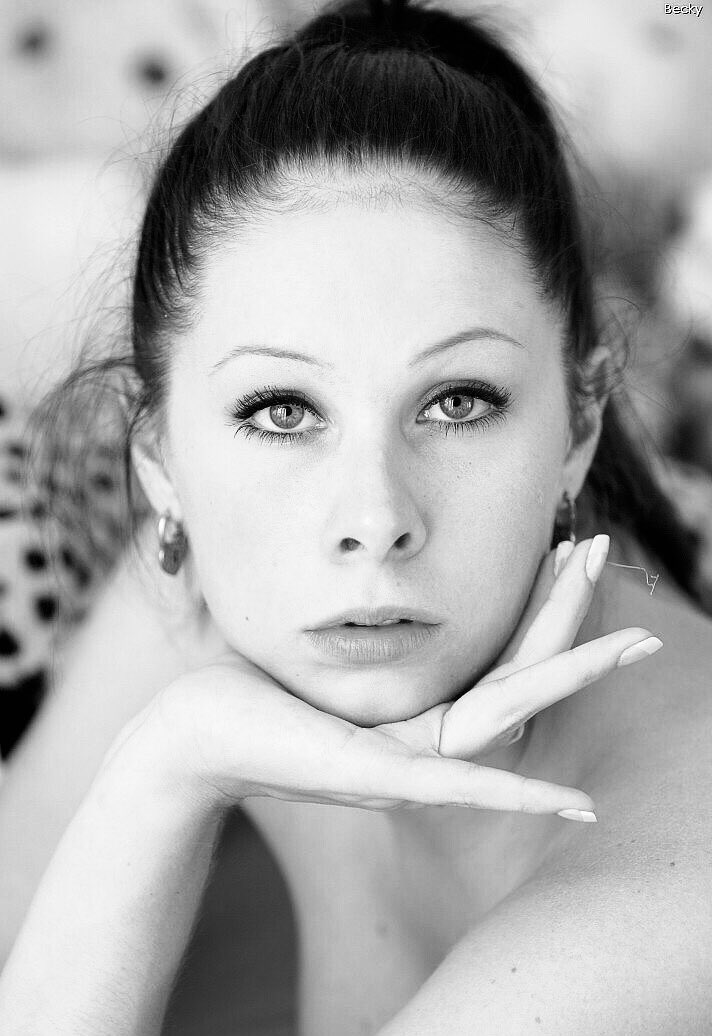 UKCuriousG's tweet photo. Daily Gianna 1️⃣5️⃣8️⃣

Continuing black &amp; white edits into a second week 📷

😍 Beauty in b&amp;w 😍

#dailygianna https://t.co/eqA4iOgjR6