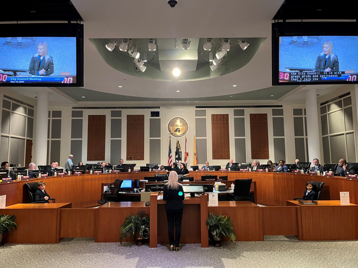 Stadium update: @MayorDeegan, lead negotiator Mike Weinstein, and @Jaguars President Mark Lamping presented a landmark $1.4 billion stadium renovation agreement at tonight's City Council meeting. For complete details of the agreement, please go to: jacksonville.gov/sotf