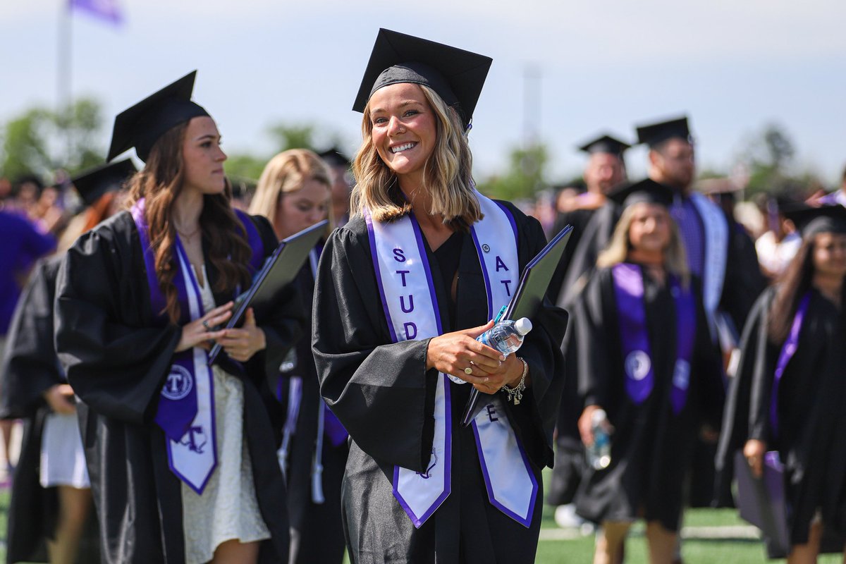 TarletonSB's tweet photo. Striking out obstacles, sliding into success 🎓
Ashlee LaRue received her Bachelor’s in Business administration with a Minor in Business Management! Congratulations Ashlee!
#TarletonGrad https://t.co/ZKxmq4k3qN