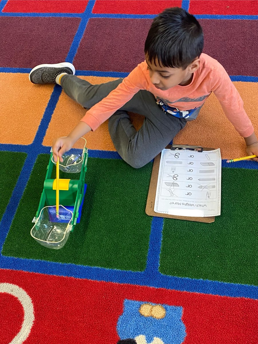 Comparing objects weight using our pan balance scales ⚖️