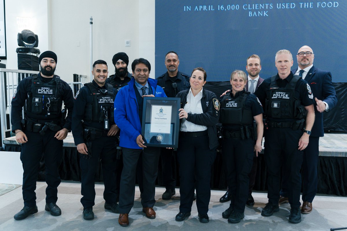 This week we acknowledged the @SurreyFoodBank for their significant contributions to those in need. They are the first recipient of SPS's 'Here to Serve' award, an award that honours commitment to the community. Together we are here to serve. #HeretoServe