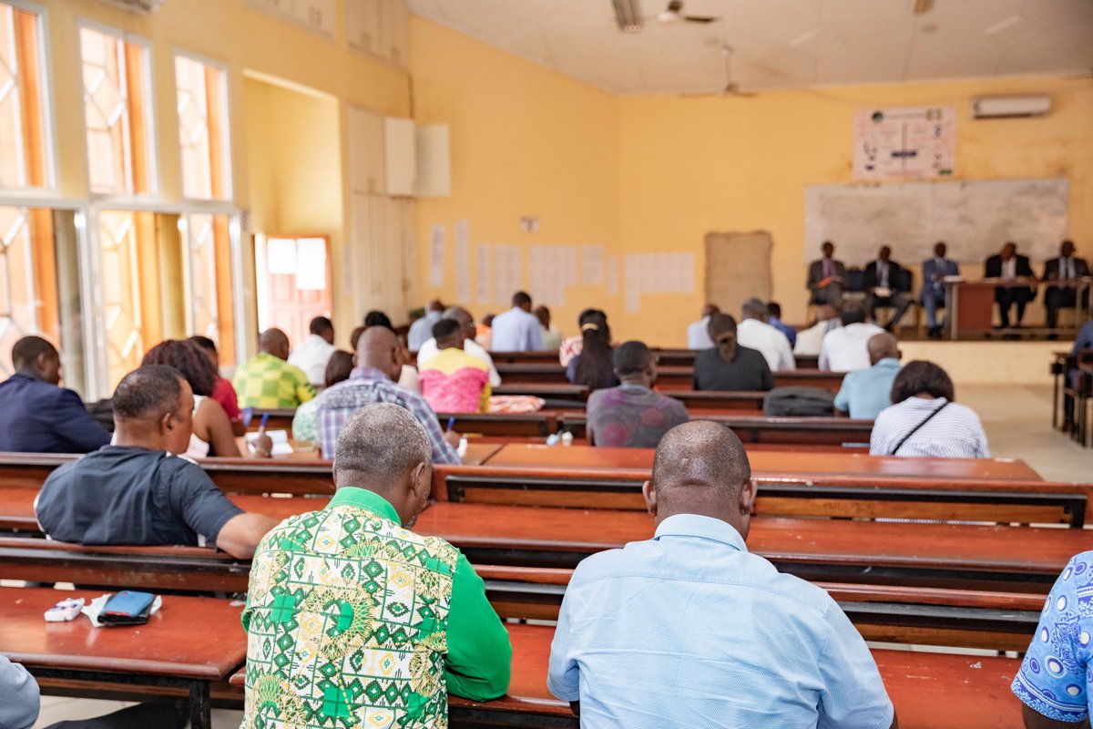 #Le recteur de l'UOB dévisse avec les enseignants-chercheurs

Ce mardi 14 mai, dans l'amphithéâtre Nguembi Mbina, le Pr Jean-Jacques Tony EKOMIE, qu'accompagnait l'équipe de la gouvernance, s'est prêté au jeu de questions-réponses avec ses collègues des deux facultés. 
#AXA 
#UOB