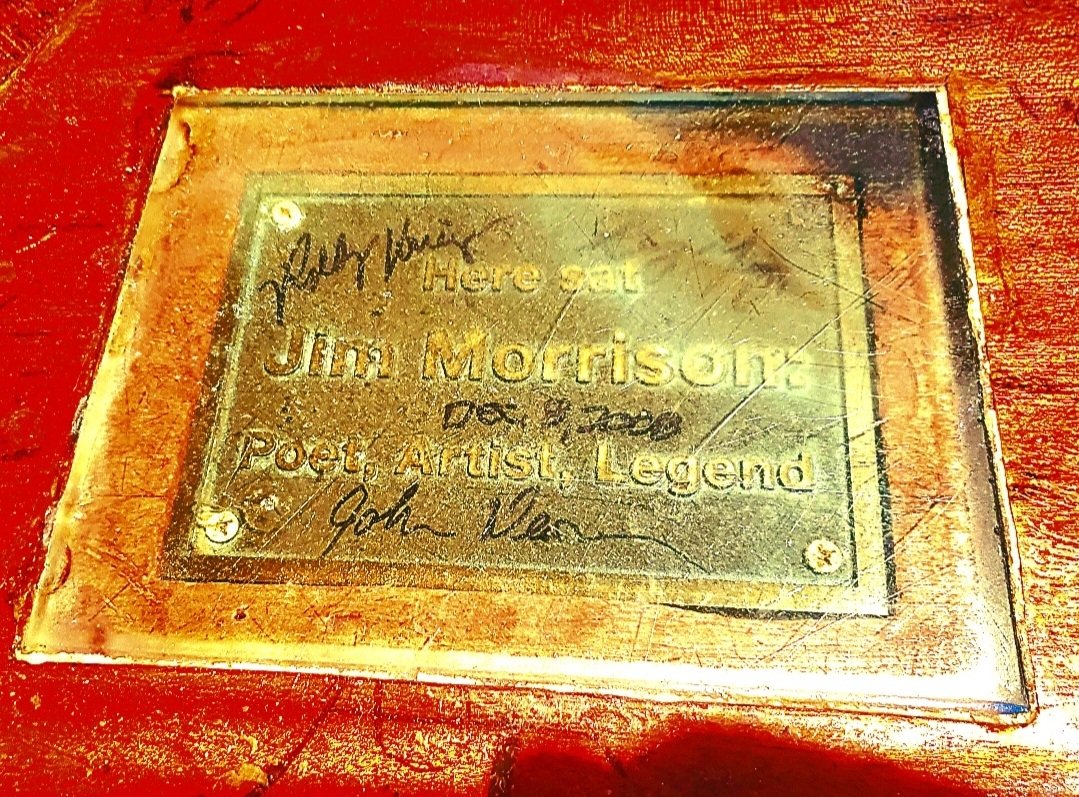 Beautiful afternoon here in #LosAngeles #California . Enjoying catching up with friends while hanging at @barneysbeanery . #TheDoors Plaque on the bar here reads: ' Here sat  #JimMorrison #Poet #Artist #Legend '