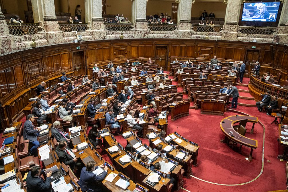 🏛️ Parlamento aprueba modificaciones a ley de #InternaciónCompulsiva para personas en situación de calle  

👉 goo.su/73Nqk