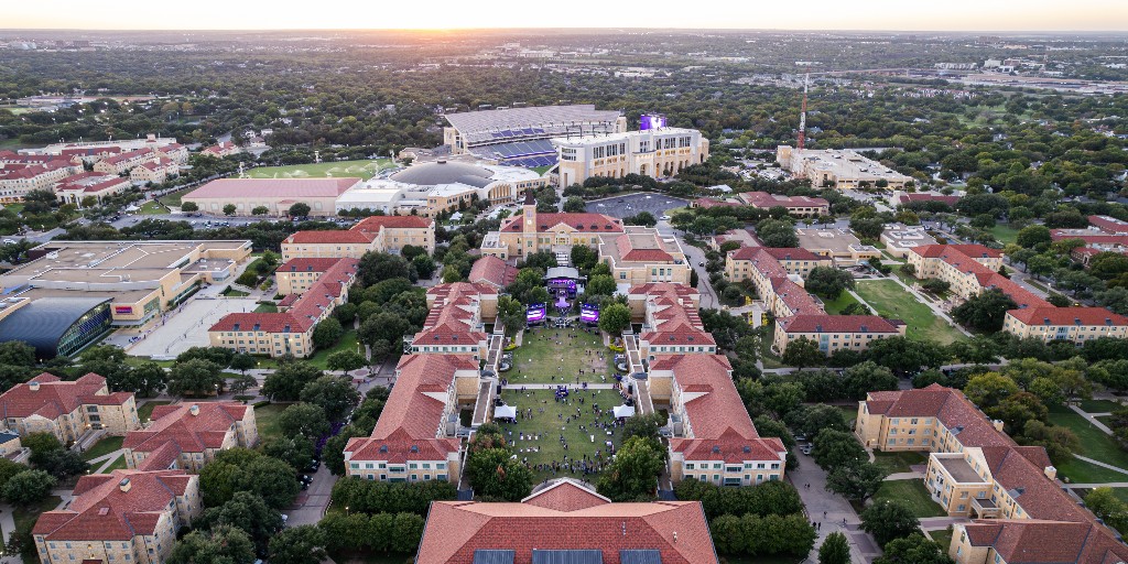 Discover why @TCU was named a top 20 Beautiful College Campus by U.S. News & World Report! 🤩 Summer campus tours are open for registration at bit.ly/TCUTour #FutureFrog #CampusTour #TCU