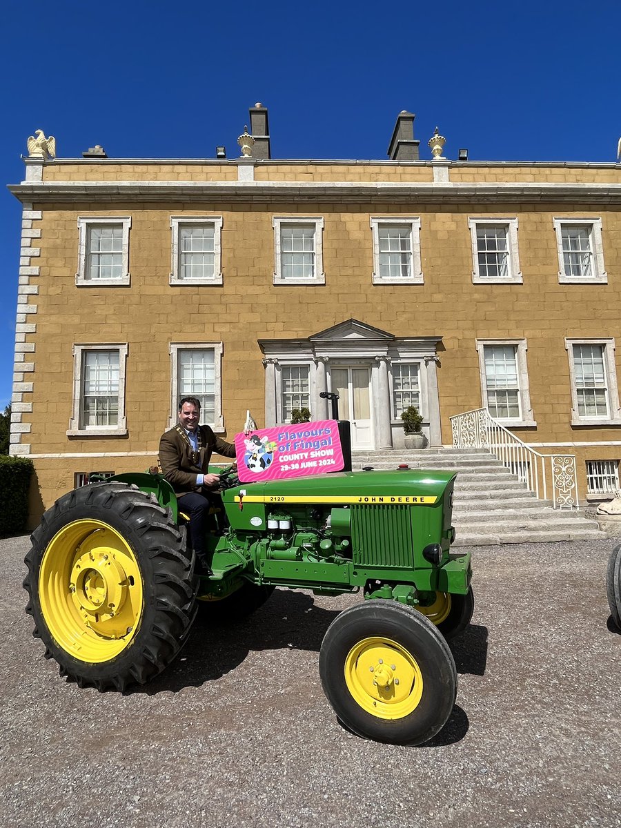 Delighted to help launch this years @FlavoursFingal County Show within the magnificent @NewbridgeHF today. Massive kudos to the hard working @EVENTSinFingal team who once again have somehow lined up an even bigger and better Event this year on the weekend of June 29th-30th👏👏