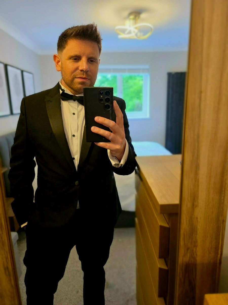 Phew! It still fits! 😅 #OVA24 here I come! 

#voiceover #voiceactor #awards #ovc2024