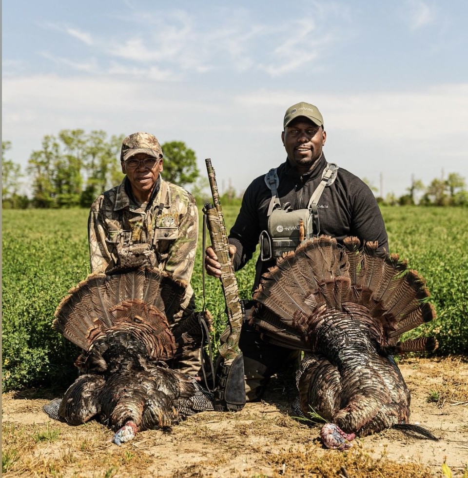 'The flop stopped this week on two great longbeards.' - @colebuck58

Congrats to Trent and his crew from Blitz Outdoors getting the job done! 

#ITSINOURBLOOD #hunting #outdoors #blitz #wildturkey #turkeyhunting #turkeyseason