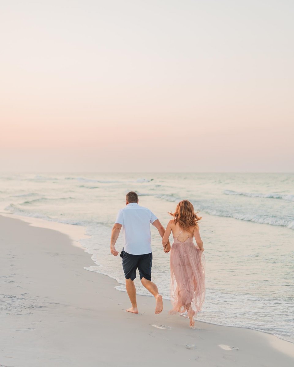 Running towards your next vacation like 🏃‍♀️ There are millions of moments to remember on a #SouthWalton vacation! Start making yours: ow.ly/l6nI50RF5fx 📸: whitneywhitephotography on Insta