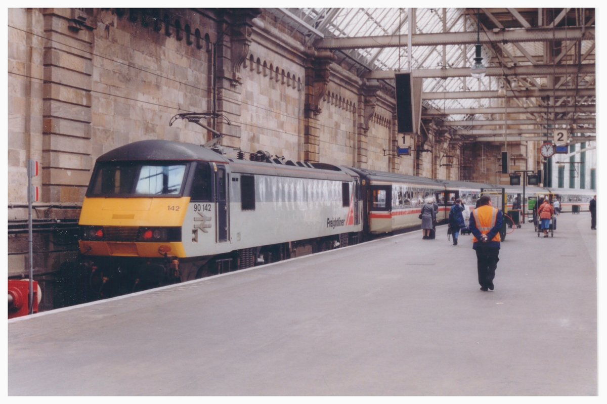 90 142 at #Glasgow Central at 13.00 on 15th July 1999. @networkrail #DailyPick #Archive @AvantiWestCoast