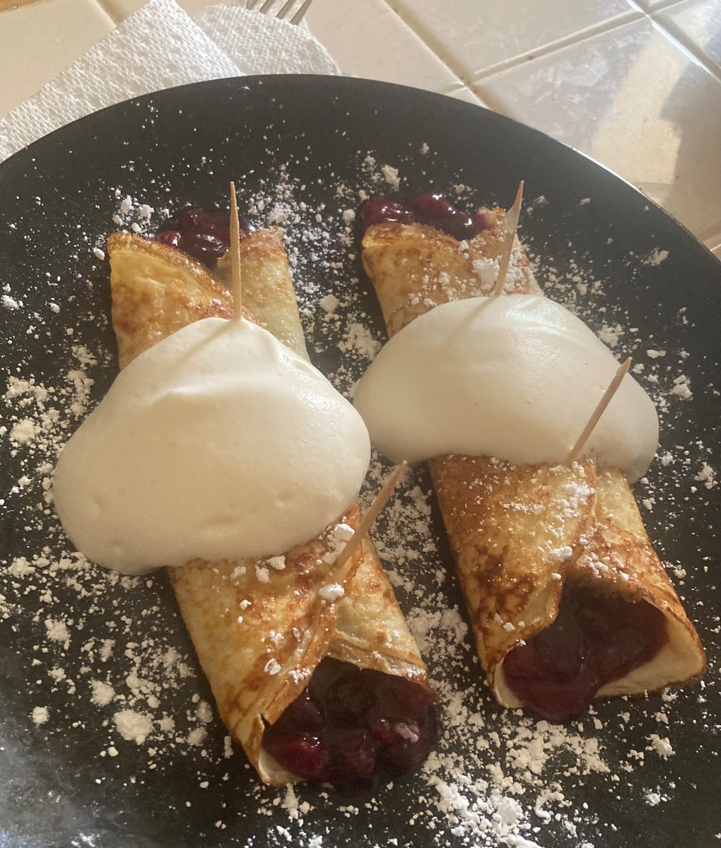 I have officially shocked the caca outta m’self… my strawblue-berry crépes actually turned out quite délicieux! 🥞 #MiraclesHappen 

Have had waaay too much coffee today 🫢