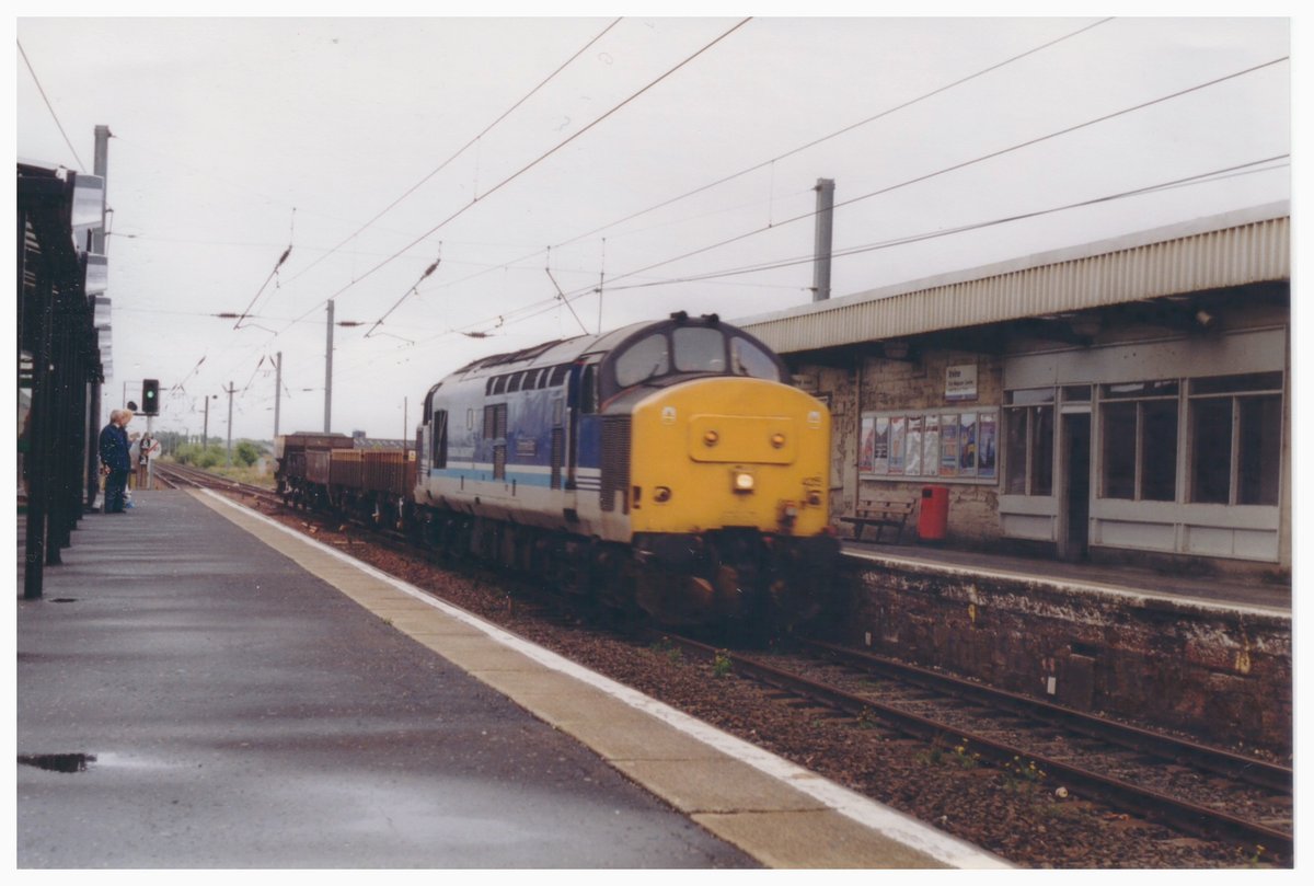 37 425 at Irvine at 09.07 on 16th July 1999. @networkrail #DailyPick #Archive