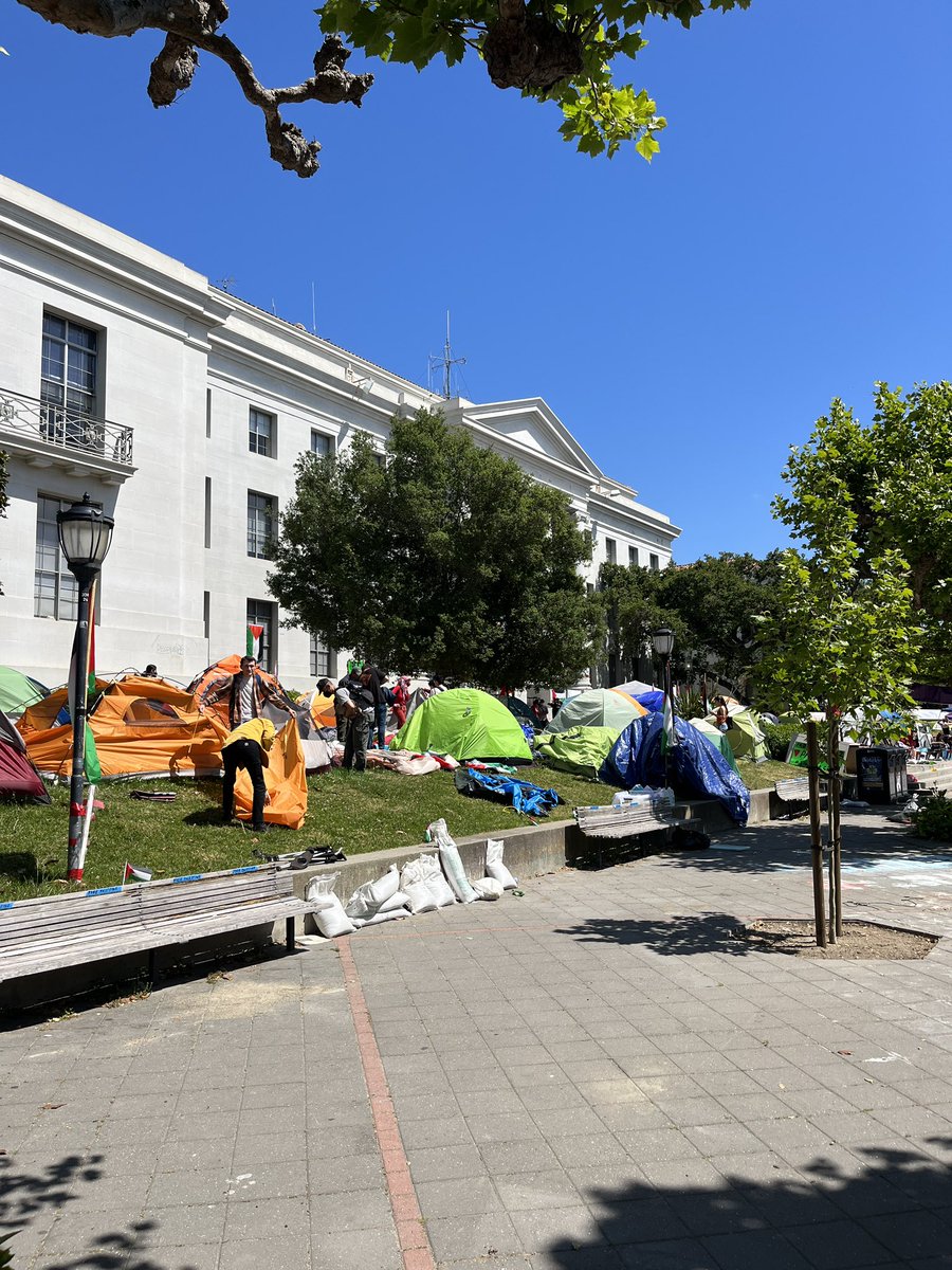 NEW: Pro-Palestine protesters at UC Berkeley started breaking down the encampment around 2pm, after talks with administration. Admin officials said they’ll have more information about the discussions if and when the encampment is broken down fully and peacefully