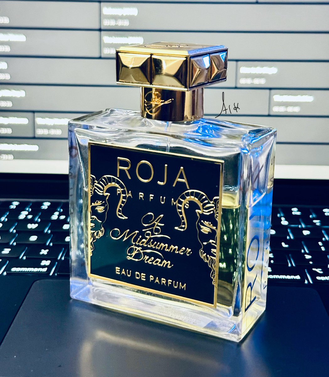 #SOTD #SOTN #fragrance #FragHead #fraghead #parfumcollection #smellgood #perfumlover 
#Fragzspace #Perfume #nicheperfumes #perfumeaddict #scentoftheday #perfumes #perfumecollection #FragzSpace #rojaparfums 

One of my first Rojas, enchanting goodness!