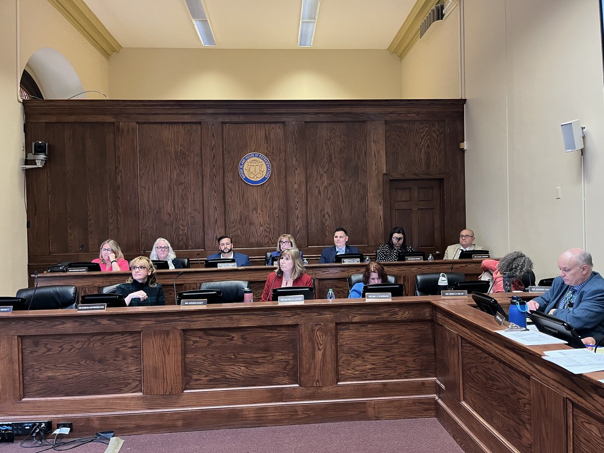 Happening now: the House Health and Human Services Committee, chaired by @sdonovanbristol is meeting to vote on legislation to require all health care facilities to keep a functional automatic external defibrillator (AED) on site, and have at least one person who is trained in…