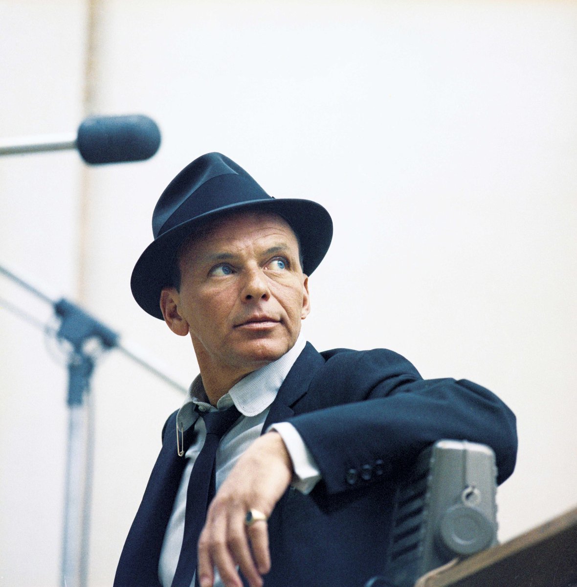 Se cumplen 26 años sin Frank Sinatra 🕊️ El 14 de mayo de 1998 fallecía Frank Sinatra en Los Ángeles, California (Estados Unidos) Frank Sinatra fue y es considerado uno de los artistas más influyentes en la historia de la música