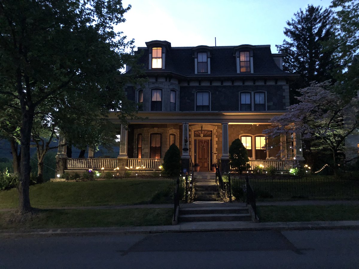 sfry2k's tweet image. Being at the house in PA for the Spring has paid off and things are looking good. More to do before I head back to CA in 2 weeks but I’m pleased. I think I’ll just stay and not go back to CA! 😉