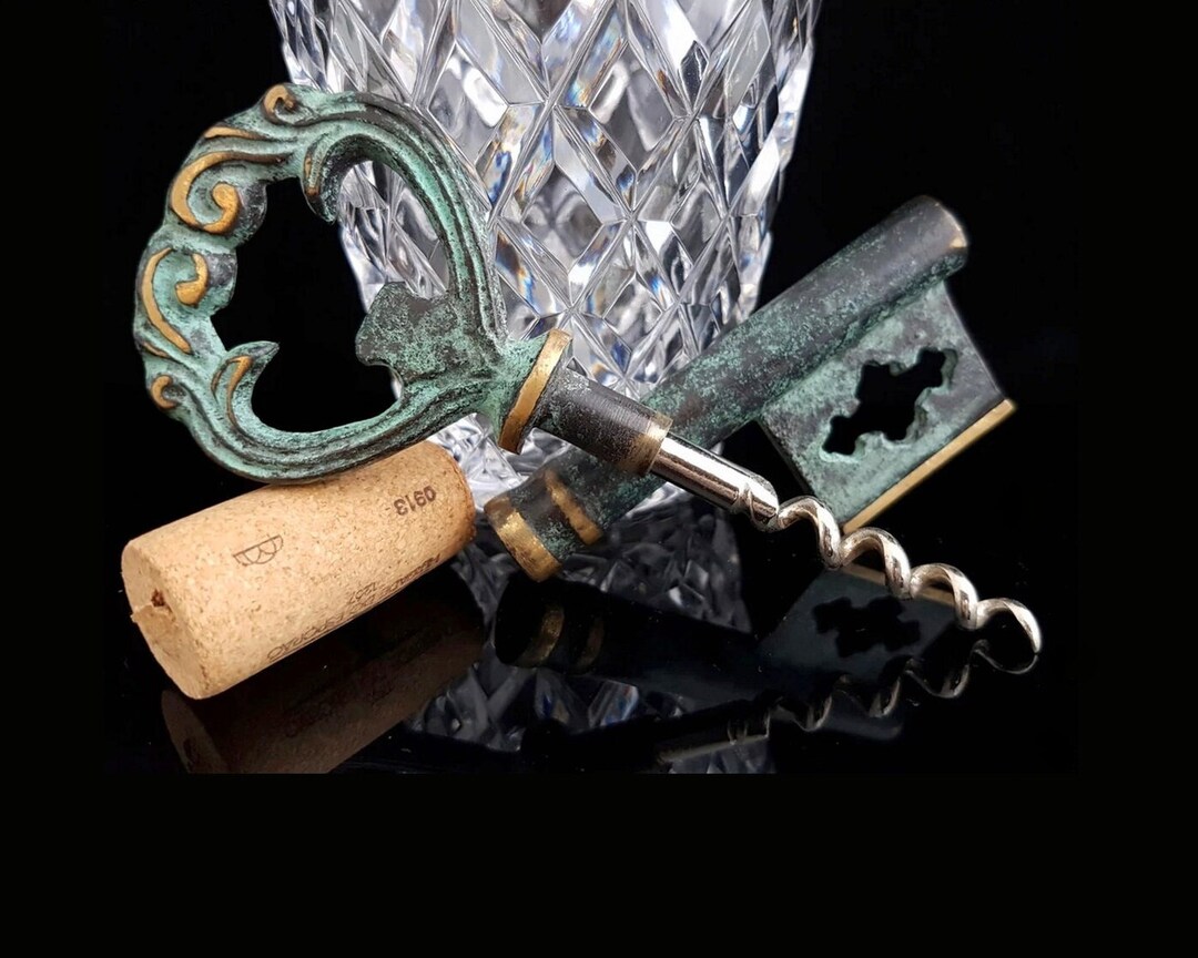 Brass Screw-Pull Wine Opener in Skeleton Key Design by ArmoireAncienne dlvr.it/T6td05 #vintagebarware #luxuryhome #vintagegifts
