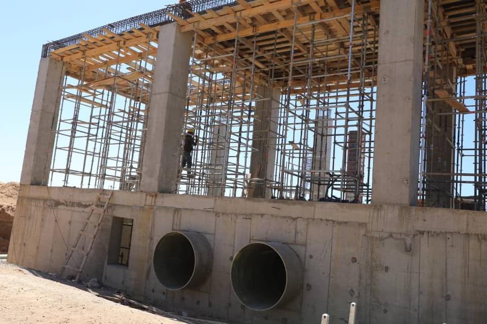The work is progressing considerably quickly after only over a year of work for water desalination in the city of Oran. This project by President #Tebboune, who has had dozens built across the country, is progressing very well.