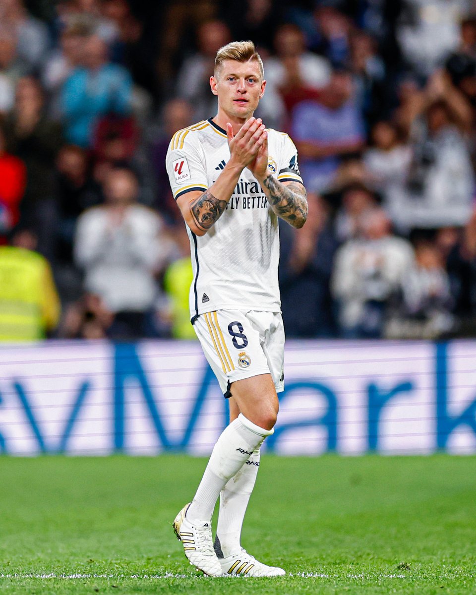 👏 @ToniKroos 👏 #RealMadridAlavés