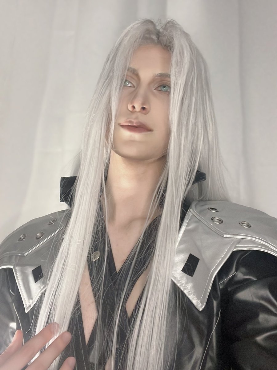 sephiroth -? I’ll put him in the hello kitty bathroom one day for you all‼️ also hi new ppl! #FinalFantasyVIIRemake #sephiroth