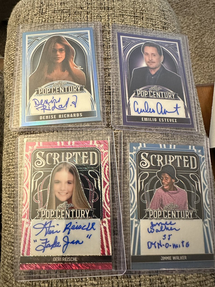 fatdaddy68's tweet photo. Pretty happy with my 2 boxes @Leaf_Cards https://t.co/lNkSppy7IP