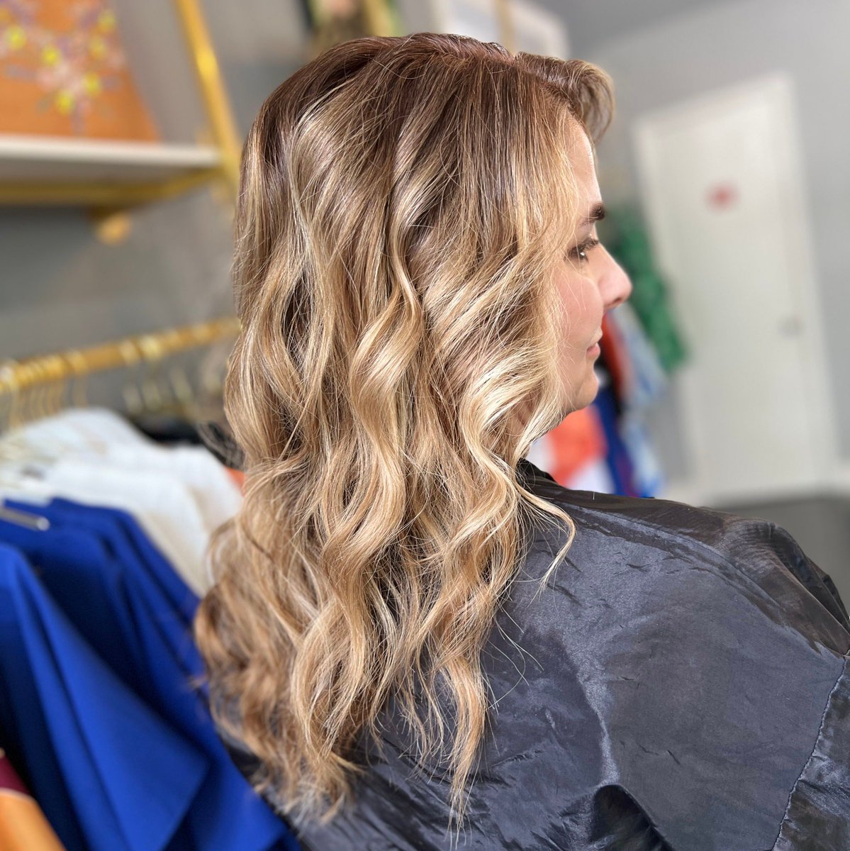 Tracey & Jessi both are so in love with this softer, more blended look! We all know how much Jessi loves balayage! 

#thewoodlands #lavishexperience #wella #houstontx #houston #blowdrybarthewoodlands #lavishthewoodlands #houstonsalon #conroehairsalon #luxuryhairsalon