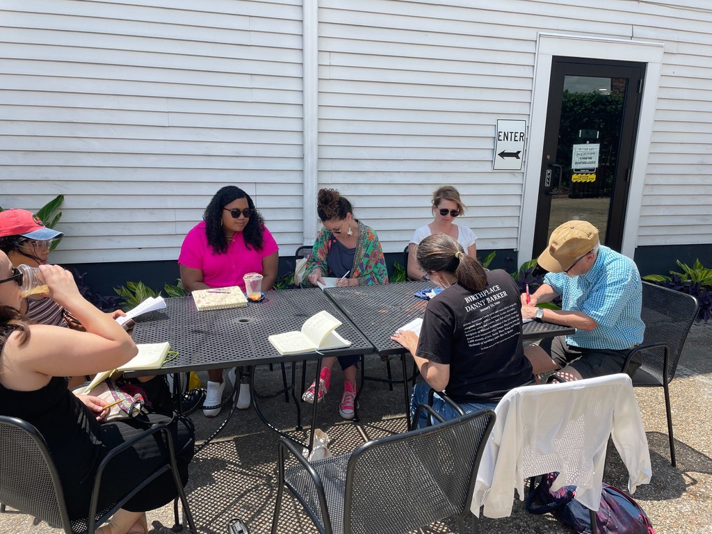We had an amazing time at this month's Coffee & Craft session at Baldwin & Co.! Thanks to the incredible  Annell López for her incredible guidance on all things Flash Fiction!

Keep an eye on our socials for news about the next Coffee & Craft!

#writingworkshop #nolawriters