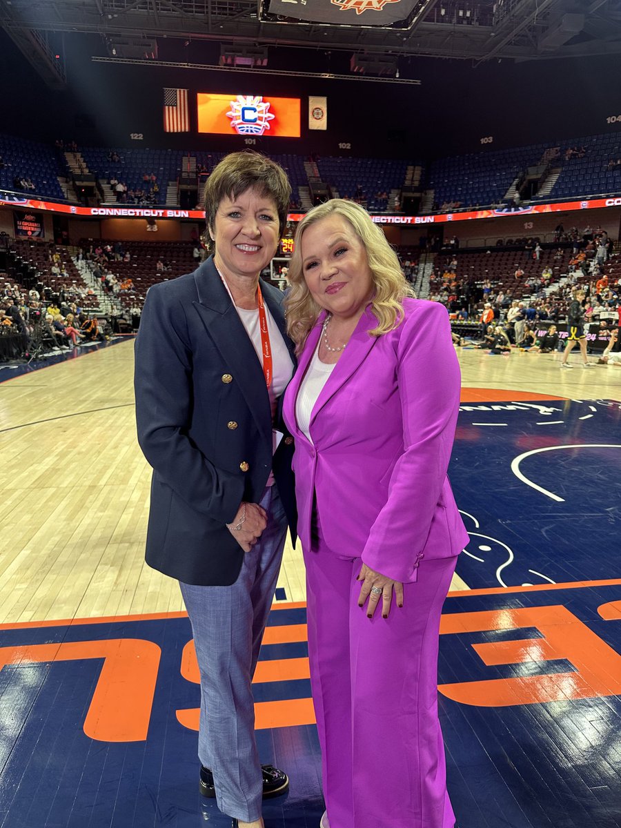 Let’s go ⁦@sportsiren⁩ We are ready for game one. We are ⁦@IndianaFever⁩ Rising.