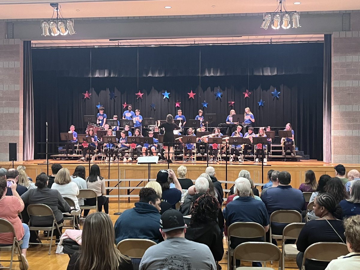 Excellent performance from our Senior Band and Honor Chorus! <a href="/PohatPTA/">Pohat PTA</a> #pohatpride