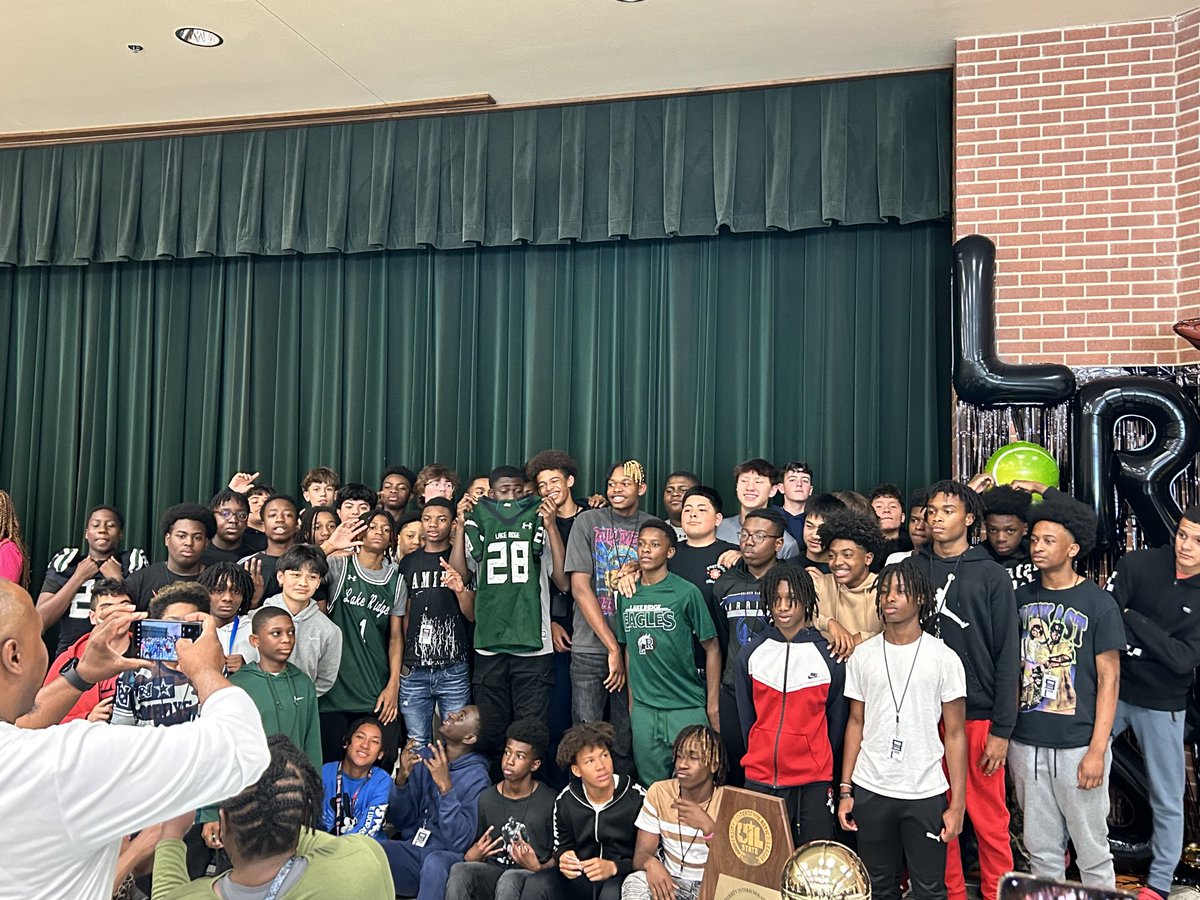 Great signing day at Danny Jones MS! Thanks to Coach Walker and the DJMS coaches for a great event. Lake Ridge is excited about the class of ‘28!