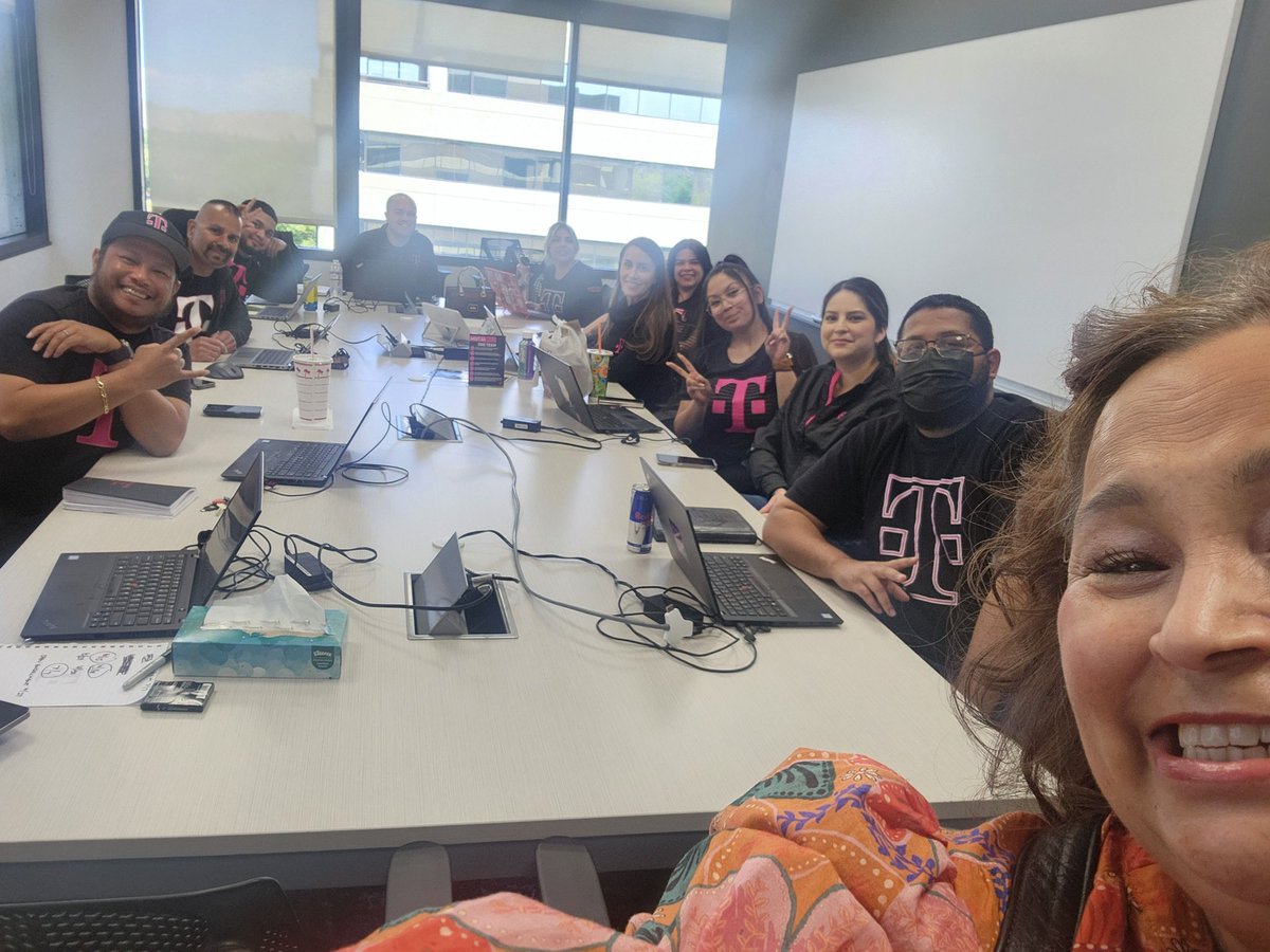 Great RSM meeting for Bay Area East!!  Sr Mgr Kevin and his team are all committed and happy to serve their customers!  T-Mobile customers are the BEST! #assurantproud #TMobileRocks  <a href="/InMeeksOpinion/">Micaela Fryar</a> <a href="/KevinMurray3/">Kevin Murray</a> <a href="/jorge_alvarez33/">Jorge Alvarez</a> @MichaelThinger