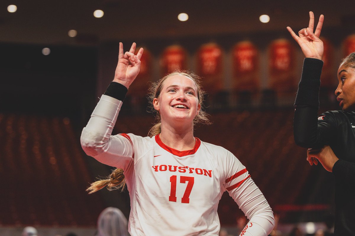 UHCougarVB's tweet photo. She’s digging it 🏐

We can’t wait until 3️⃣x All-American @kate_george17 is back on the court this fall! https://t.co/EQaxZJyXVm