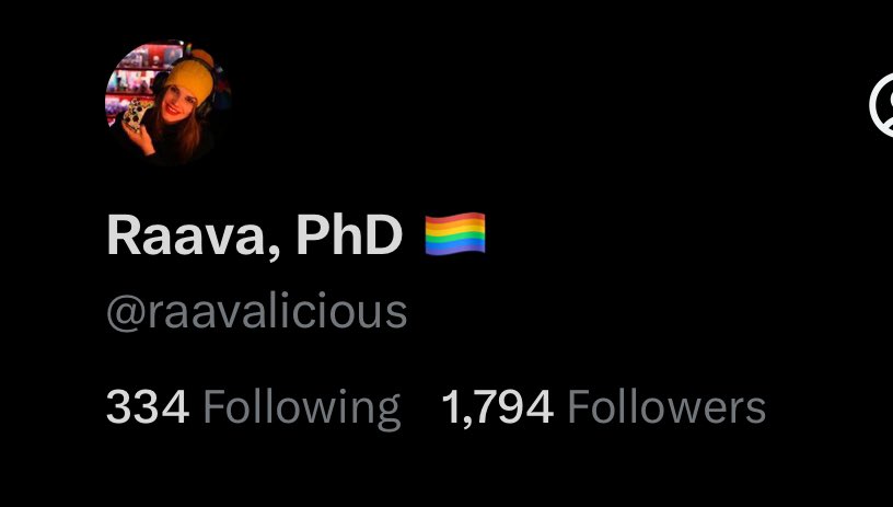 raavalicious's tweet image. If we reach 1.8k in the next 24 hours, I do a rap with my #GuildWars2 Aurene hat 😎 (yes I ordered. It was too precious not to have)