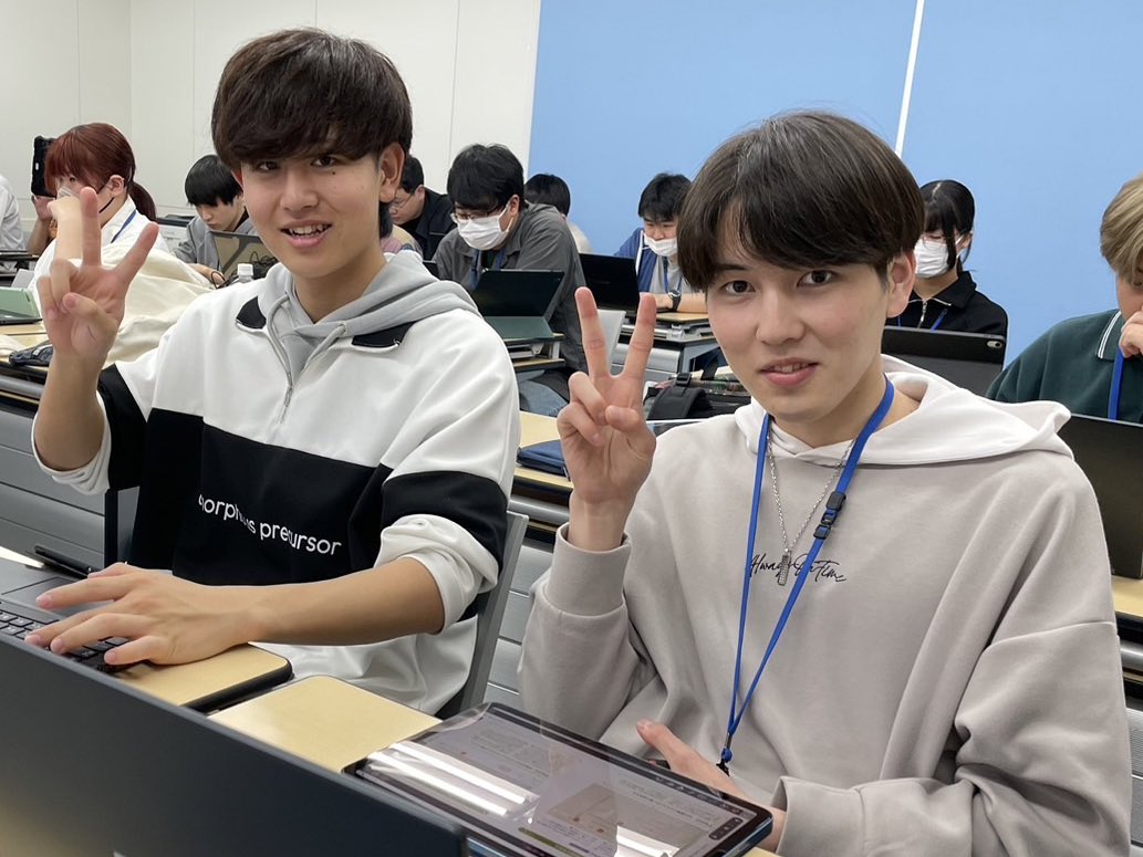 miya_oohara's tweet image. ◤プログラミング授業◢

#flexbox を使いこなし
自己紹介サイトの作成をしています🧑‍💻💭

─┘─┘─┘─┘─┘─┘─┘─┘─┘─┘─┘─┘

#情報処理 #情報IT #IT系 #ITエンジニア #AI #データサイエンス
#システム開発 #プログラマー #システムエンジニア #ゲーム #ゲームクリエイター #宇都宮