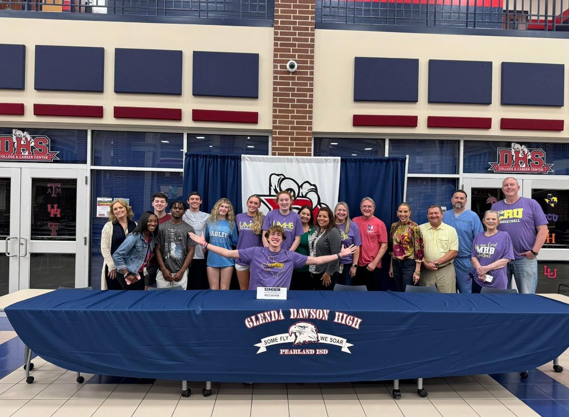 Today was Signing Day @ Dawson as @receblack2024 has decided to continue his academic/athletic career @UMHB @cru_basketball Special thanks to @dawsonhoops for helping make this day special!!! @RLewisAcademy @tj_ford