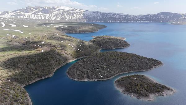 Nemrut Krater Gölü’nde turizm sezonu açıldı gazetevan.com/haber/bolge-ha… #van #vanhaber