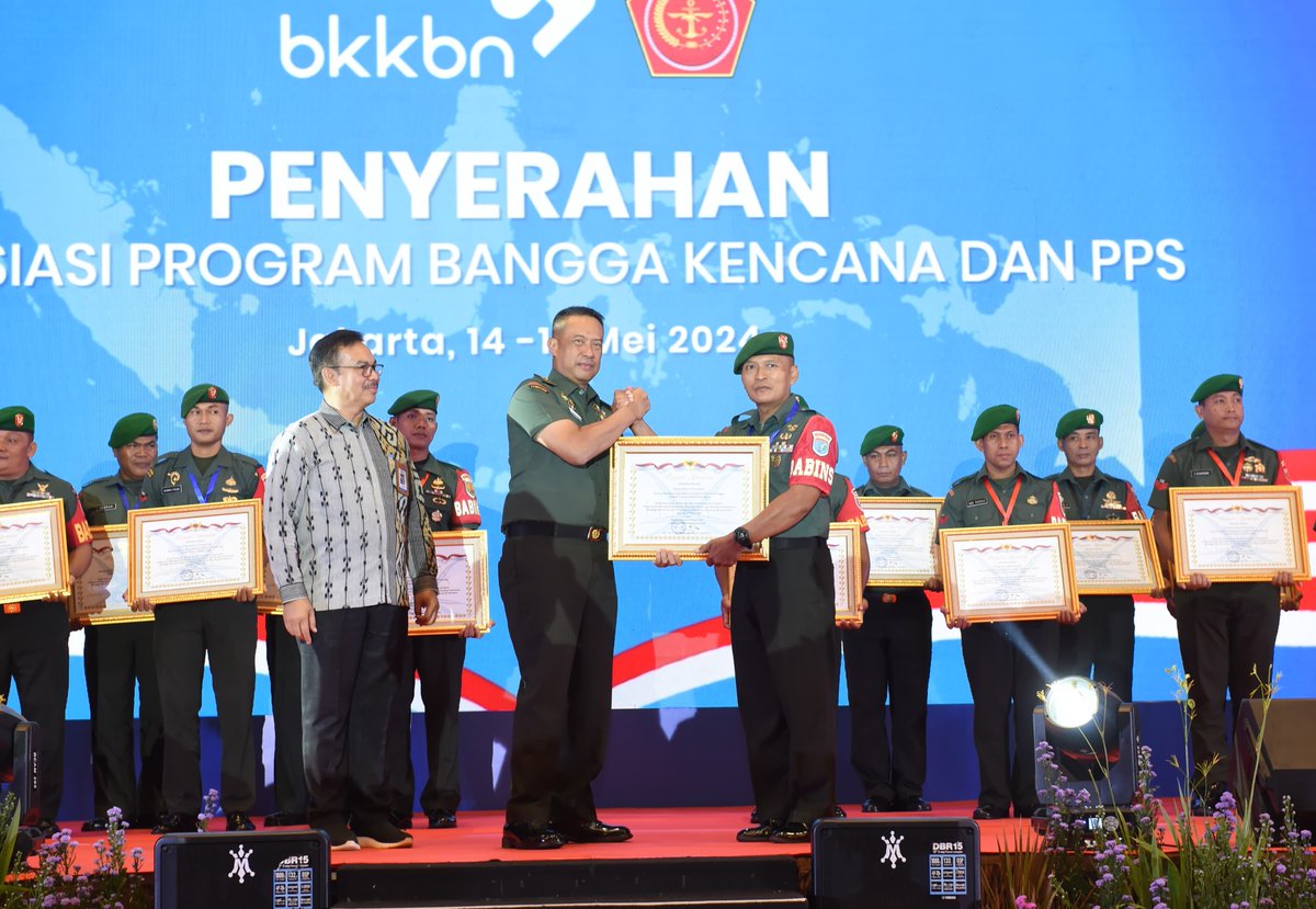 Berkontribusi Besar Turunkan Angka Stunting, 31 Babinsa Terima Penghargaan BKKBN tniad.mil.id/berkontribusi-…
