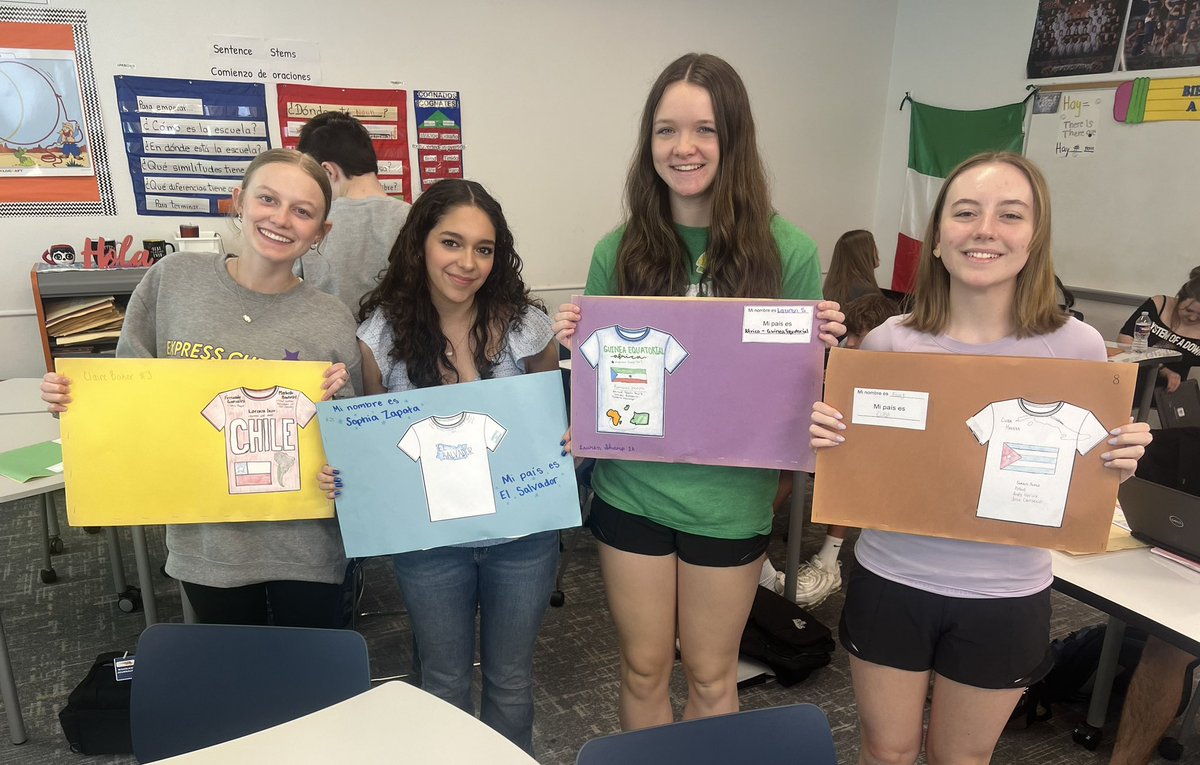 CDinorahHC's tweet image. It was a year learning about a target language country! Each student had a different assigned country. Now, they are ready to one day travel to that country! @WakelandHS #twoyears #onesenior #lotsofmemories